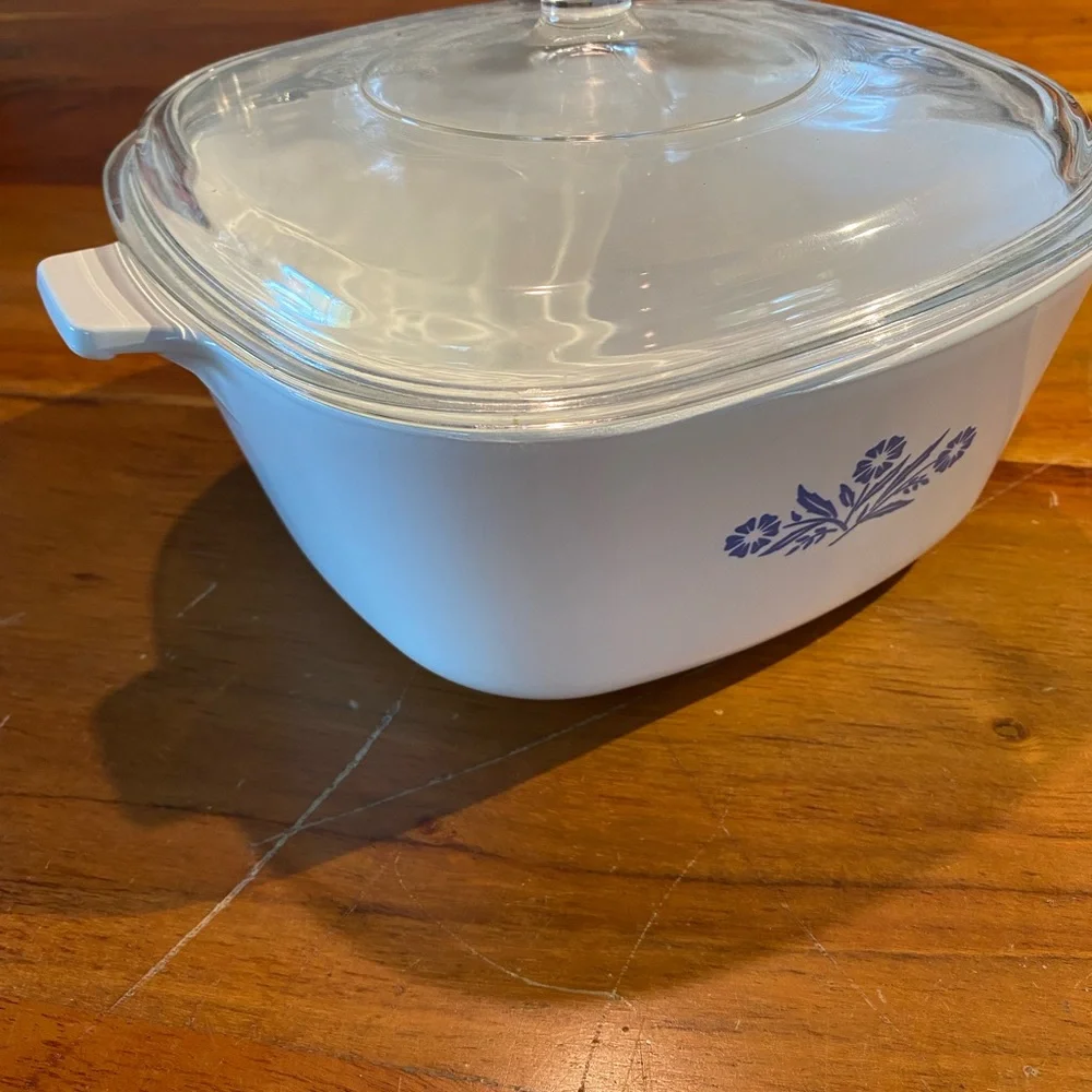Vintage corning, ware,‎ blue corn, flour, 2 1/2 quart casserole dish with lid